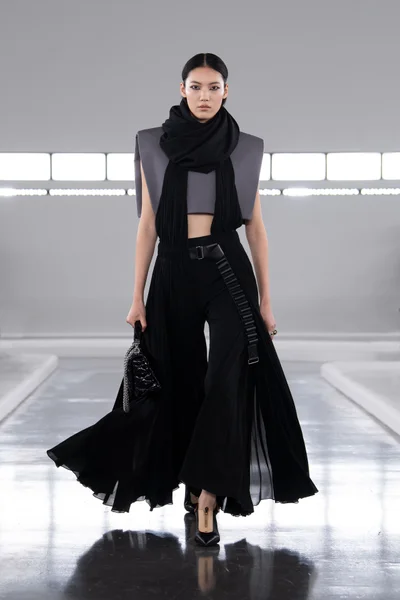 Look 50